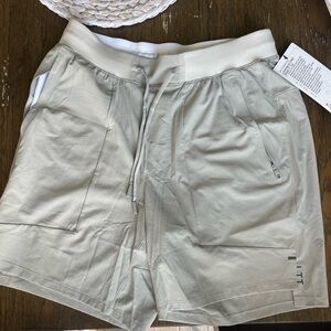 Lululemon License to Train Short 7” *LL Men's Size Medium
